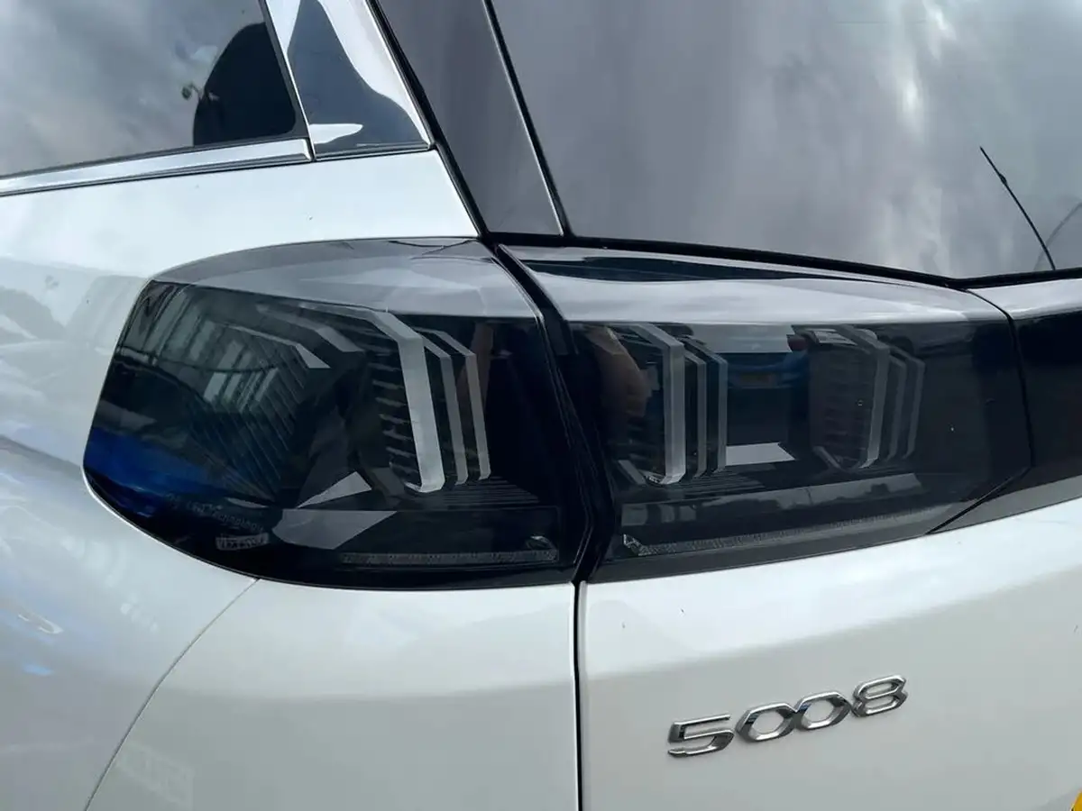2023-peugeot-5008-suv-12-puretech-gt-130bhp-eat8-big-31