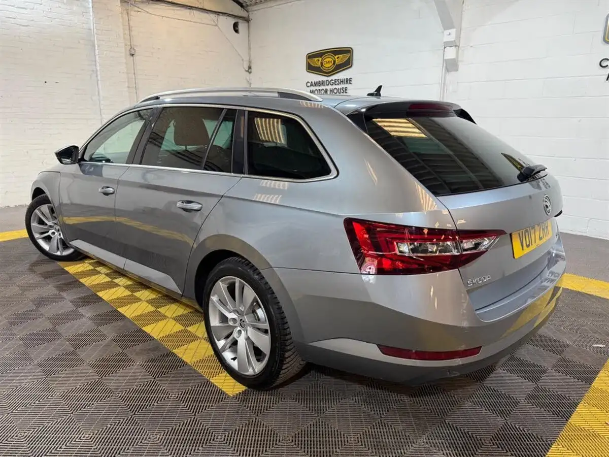 2017-skoda-superb-20tdi-se-technology-estate-dsg-big-1