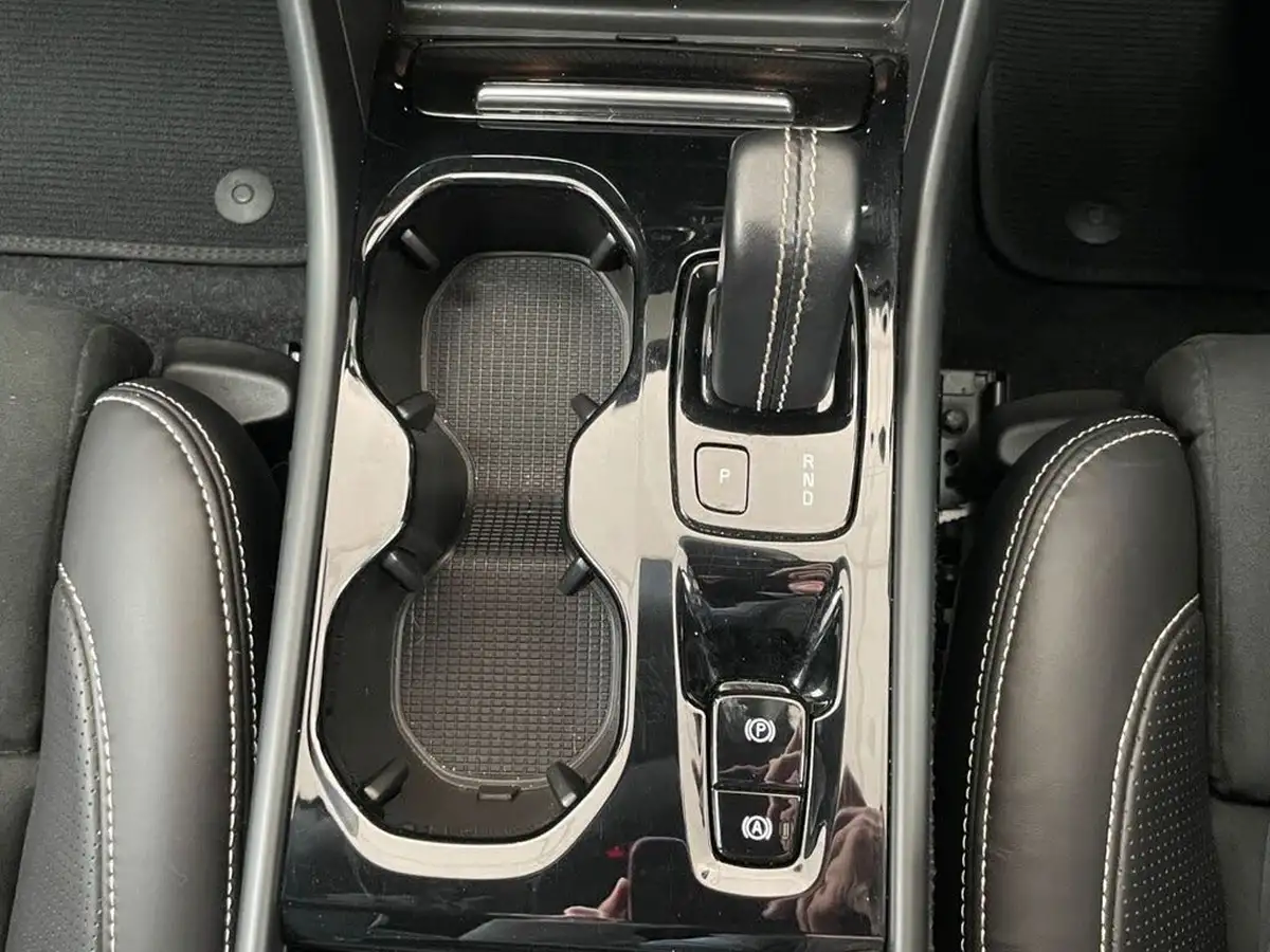 2019-volvo-xc40-20td-d3-r-design-awd-geartronic-big-41