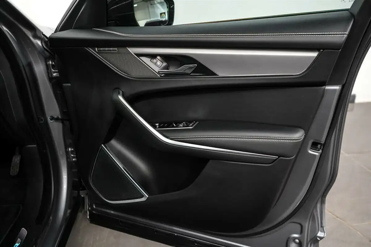 2021-jaguar-f-pace-30-d300-r-dynamic-se-mhev-big-22