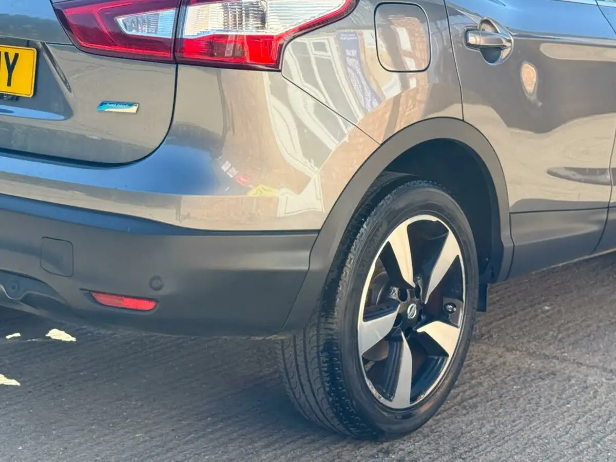 2015-nissan-qashqai-15dci-n-tec-big-27