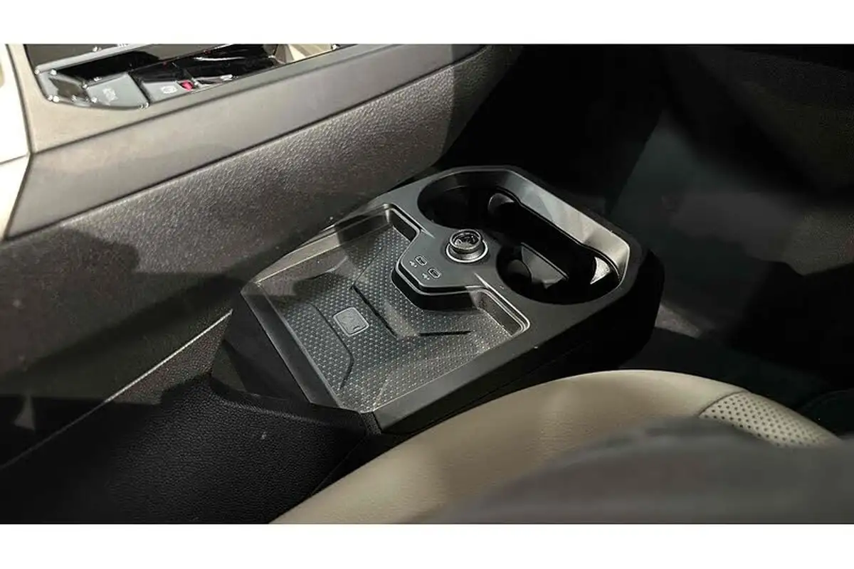 2022-bmw-ix-e-xdrive-40-m-sport-big-57