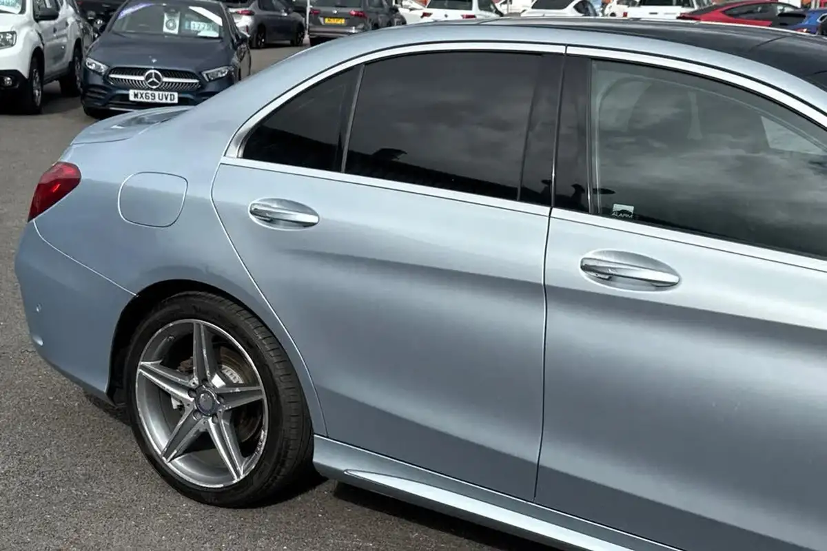2017-mercedes-benz-c-class-21d-c250d-amg-line-premium-plusss-saloon-4d-9g-tronic-plus-big-28