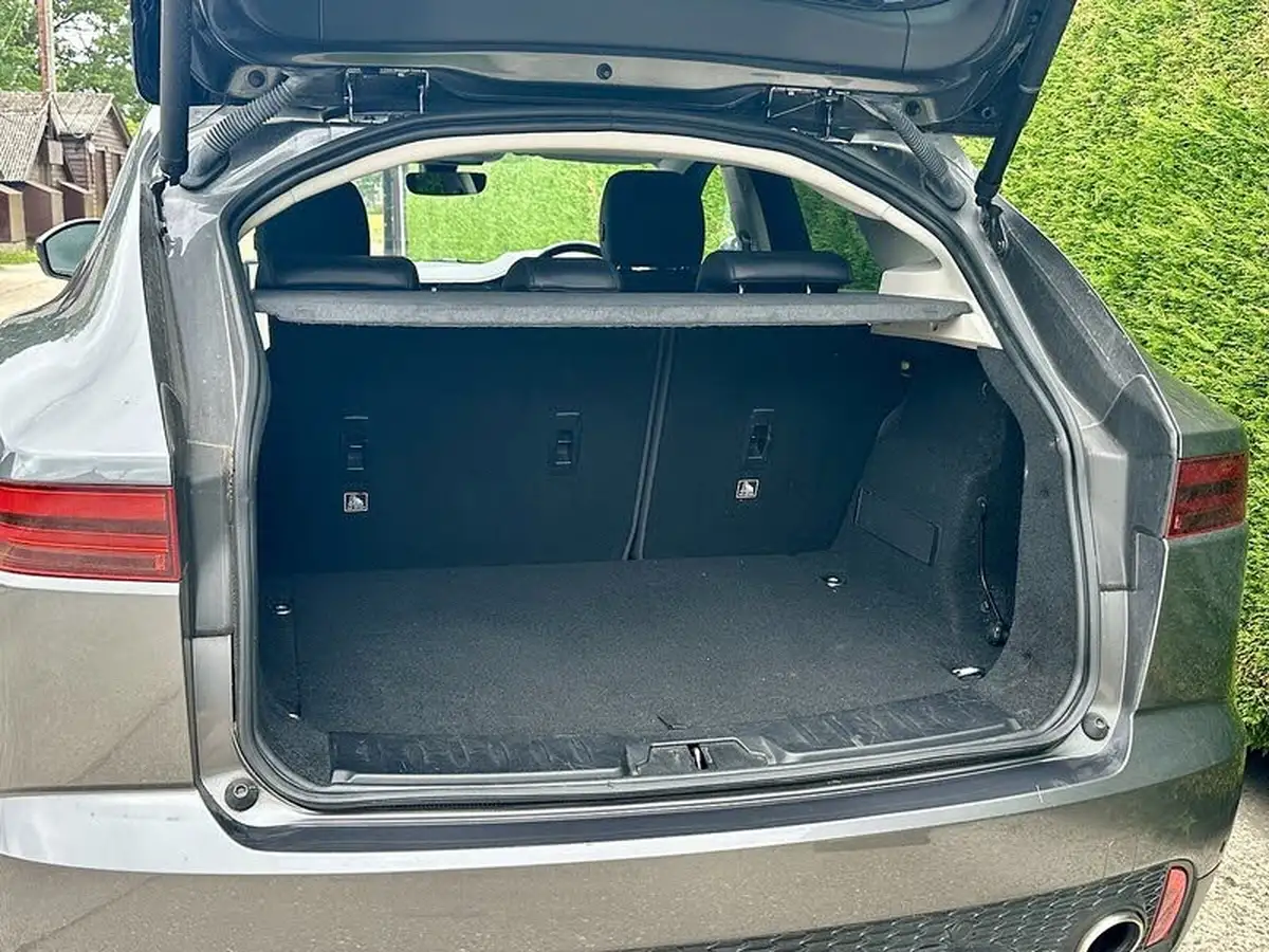 2018-jaguar-e-pace-20-i4-s-ss-big-12