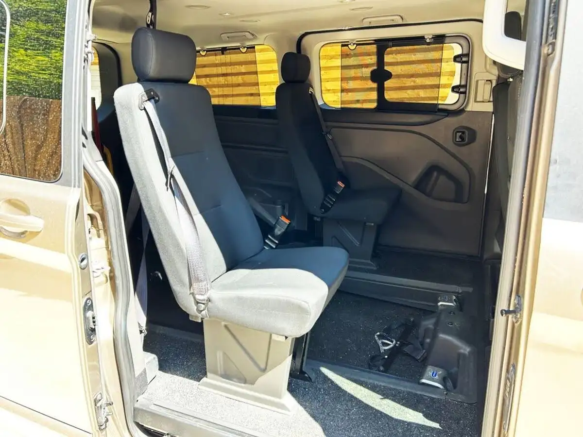 2018-ford-tourneo-custom-20tdci-310-l1-titanium-130ps-big-13