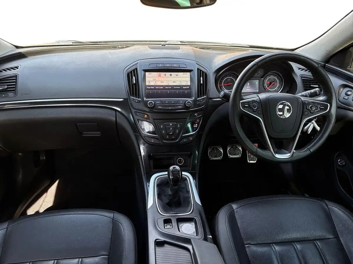 2015-vauxhall-insignia-sports-tourer-16cdti-elite-nav-ecoflex-ss-big-12