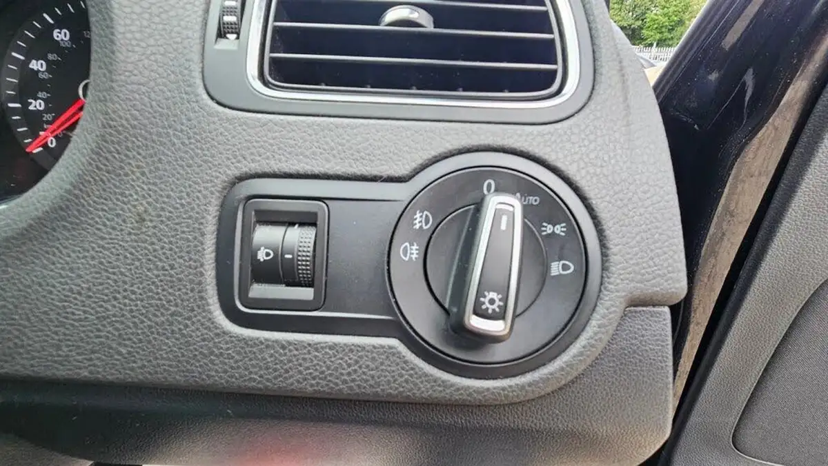 2017-volkswagen-polo-12-tsi-match-edition-ss-5d-big-29