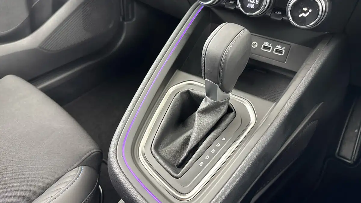 2024-renault-clio-16-esprit-alpine-big-16