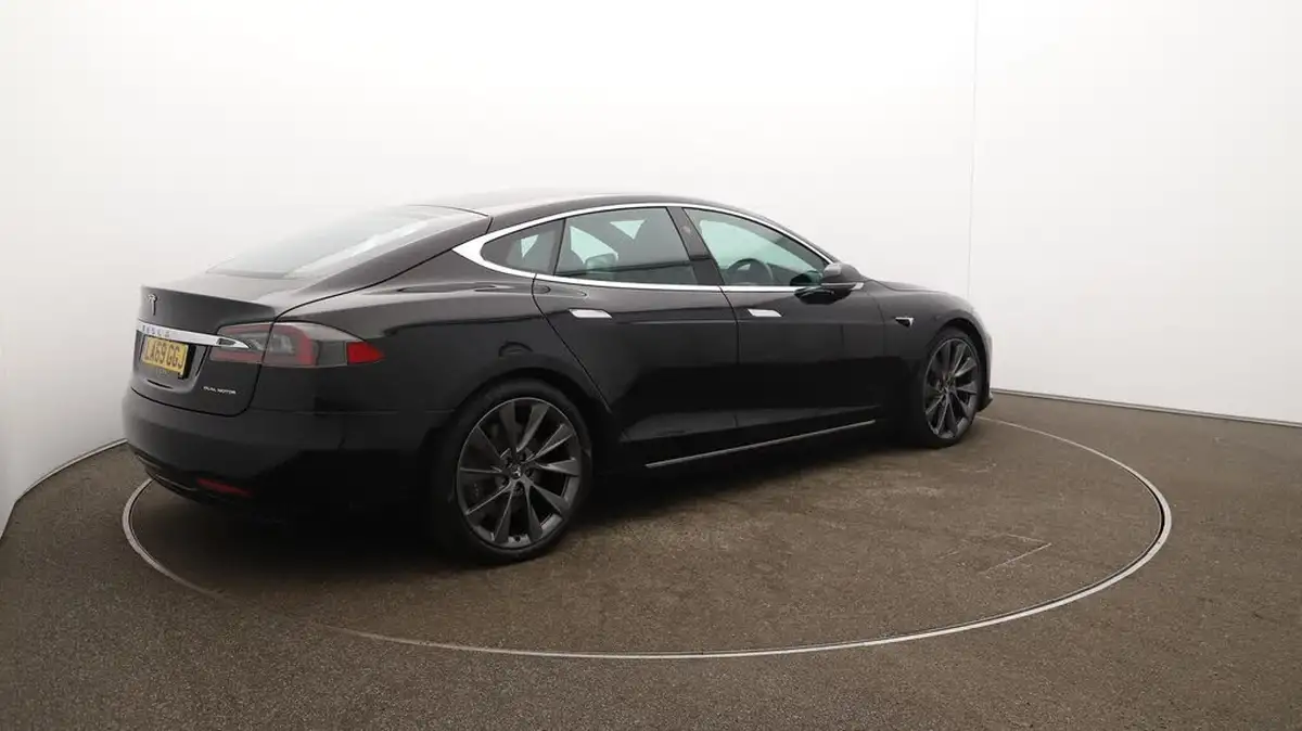 2020-tesla-model-s-e-long-range-big-56