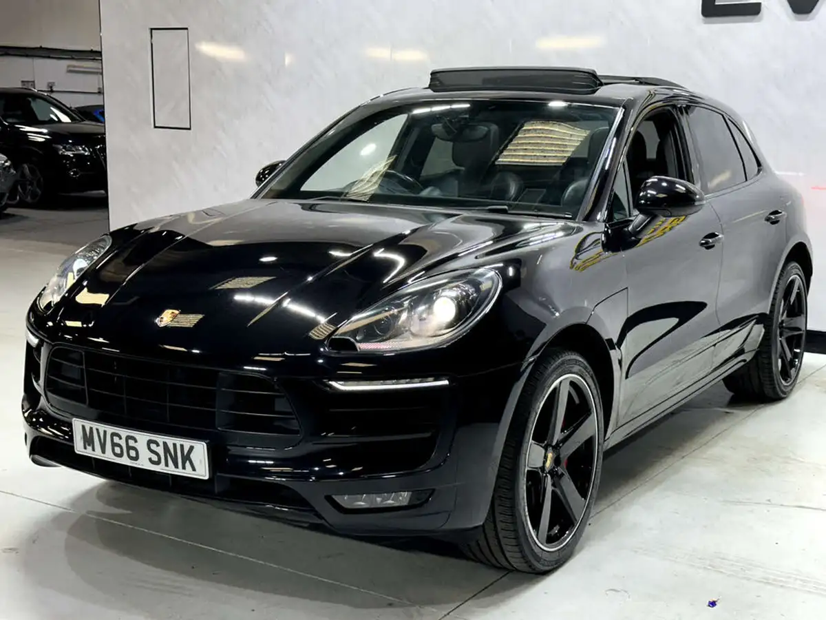 2016-porsche-macan-30-gts-big-24