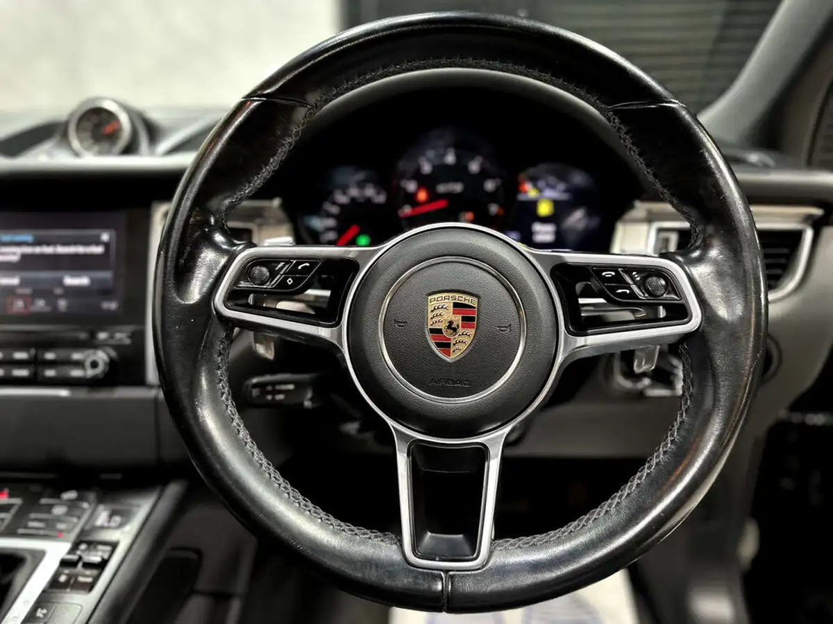 2016-porsche-macan-30-gts-big-48