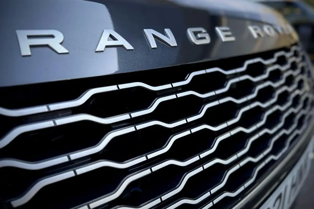 2021-land-rover-range-rover-30-p400-vogue-se-big-17