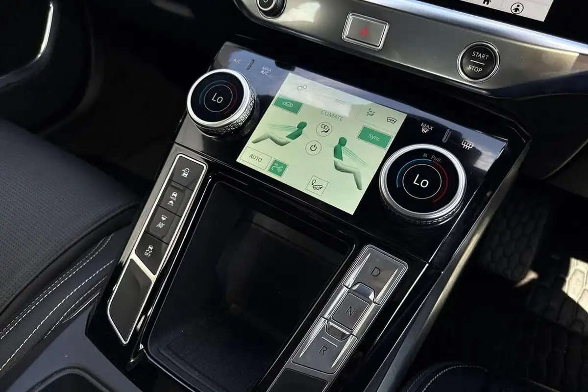 2019-jaguar-i-pace-ev400-se-big-43