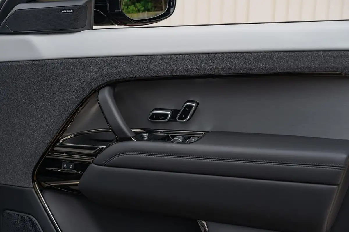 2024-land-rover-range-rover-sport-30-p460e-dynamic-se-big-39