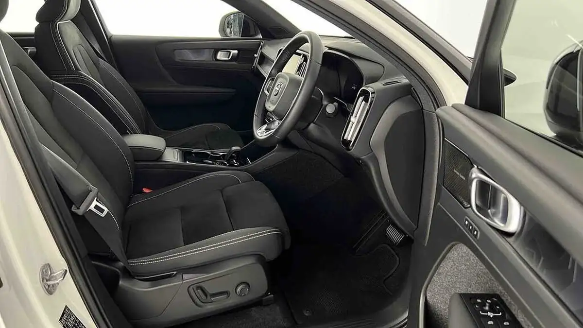 2022-volvo-c40-e-twin-recharge-pro-big-15