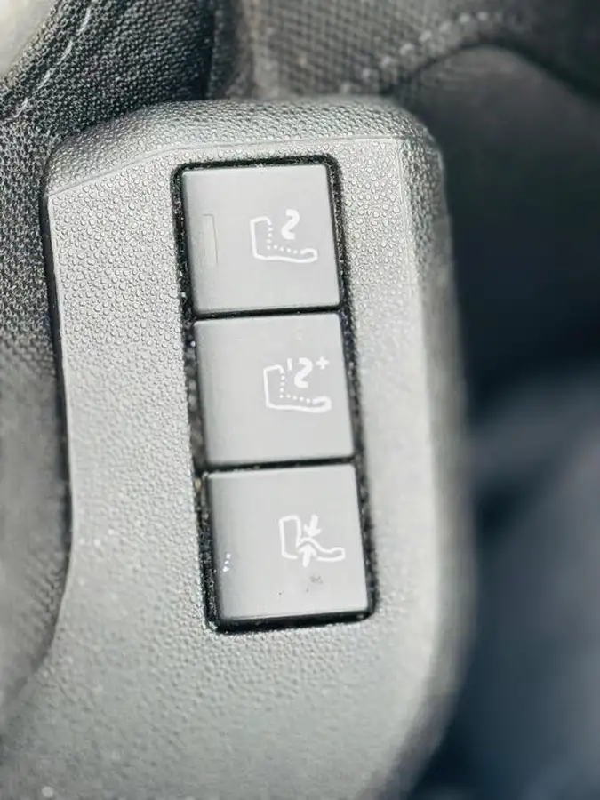 2014-citroen-grand-c4-picasso-16e-hdi-exclusive-big-28