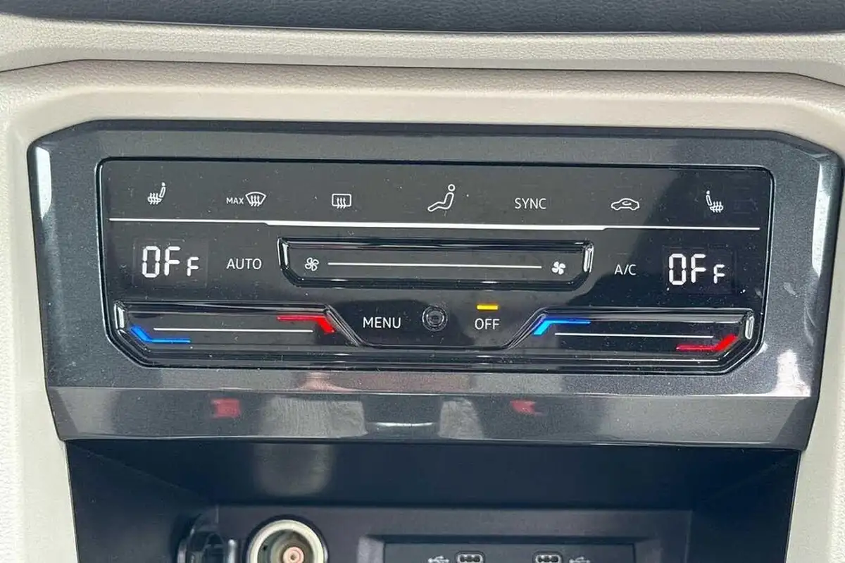 2022-volkswagen-tiguan-15-tsi-elegance-big-30