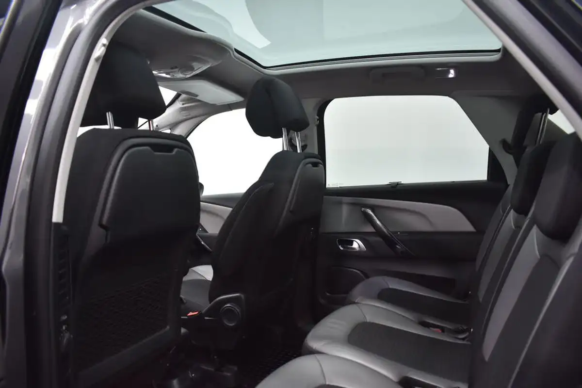 2017-citroen-c4-picasso-12-puretech-flair-eat6-big-8