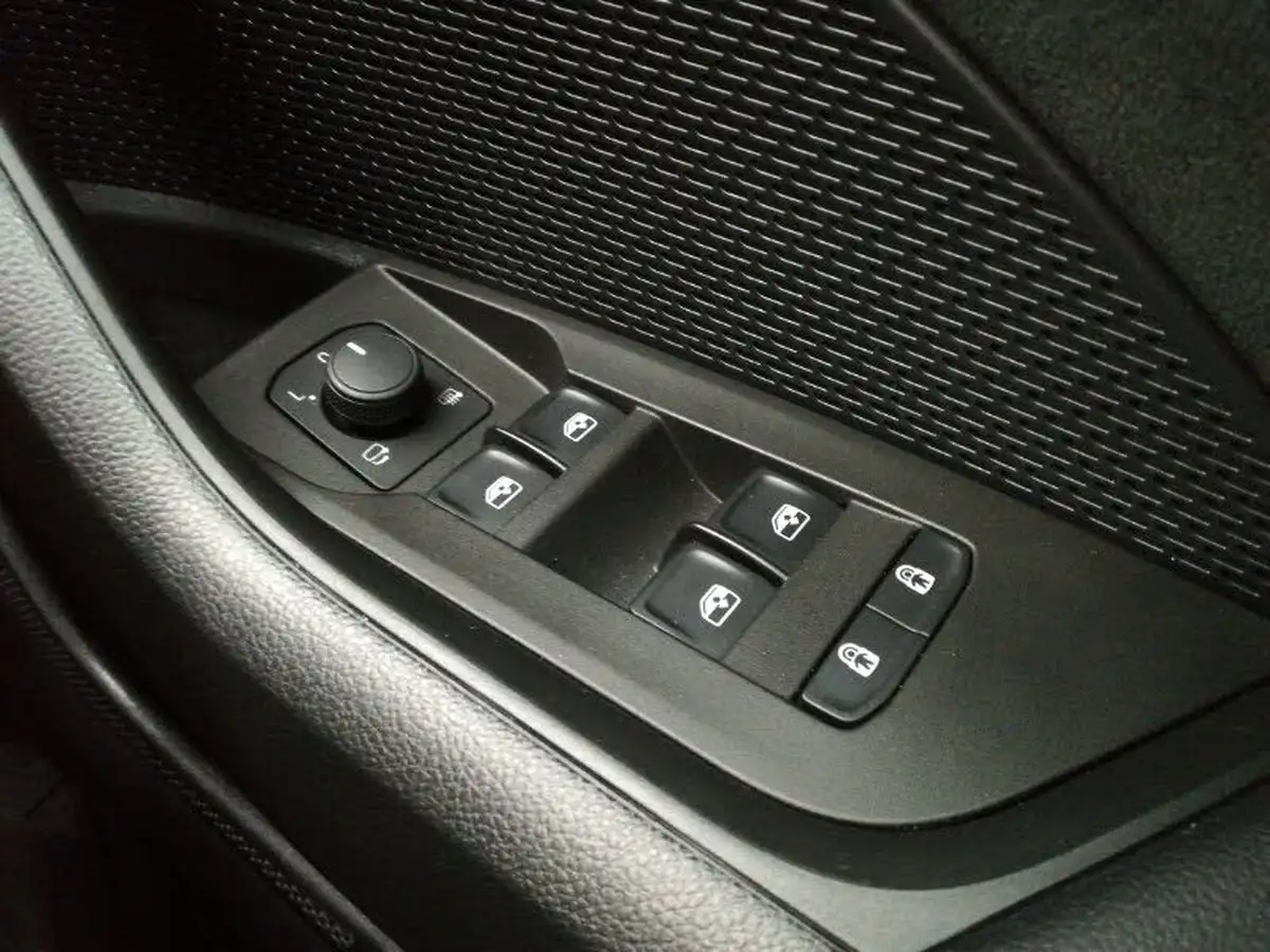 2024-skoda-octavia-20tdi-se-l-150ps-estate-dsg-big-14