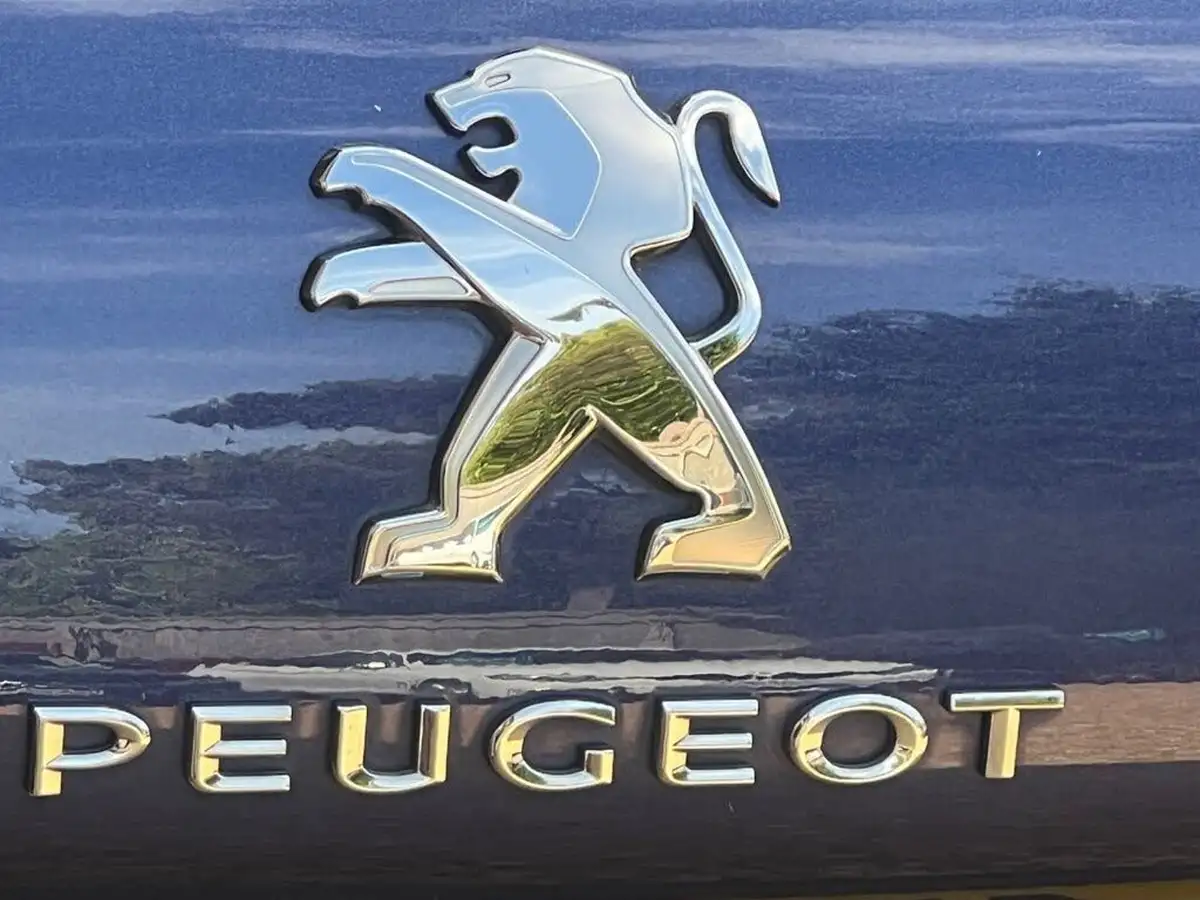 2015-peugeot-2008-crossover-12-puretech-allure-82bhp-big-8