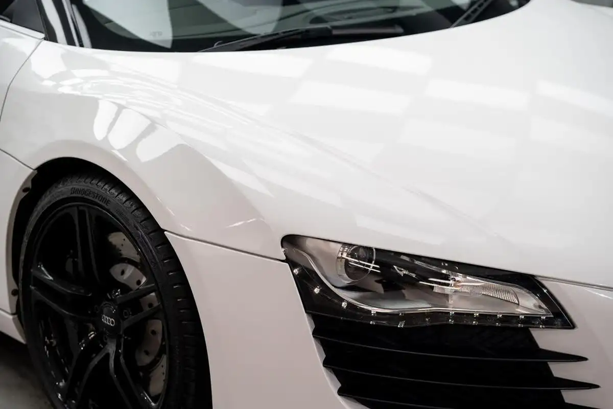 2012-audi-r8-42-quattro-spyder-convertible-big-32