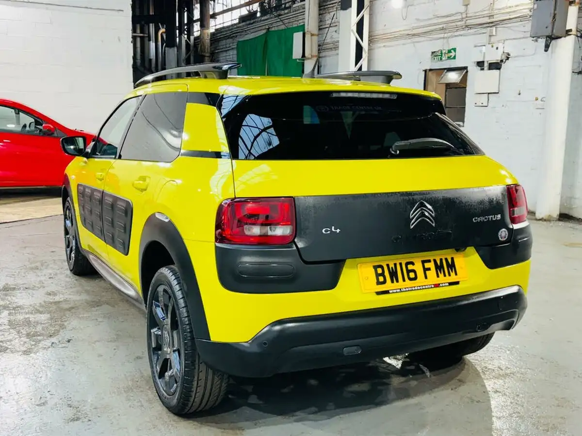 2016-citroen-c4-cactus-16bluehdi-flair-ss-etg6-big-5