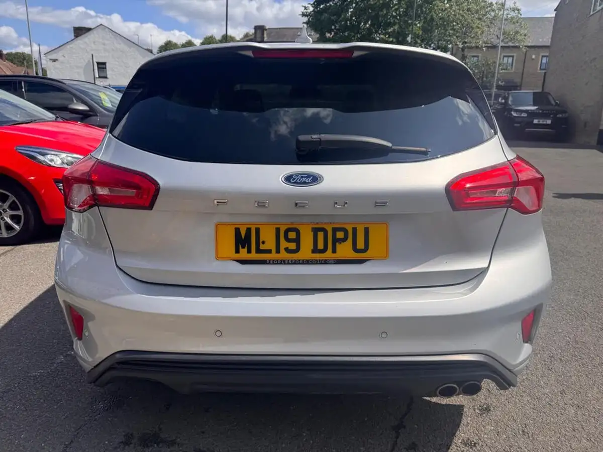 2019-ford-focus-10t-st-line-x-ss-hatchback-big-17