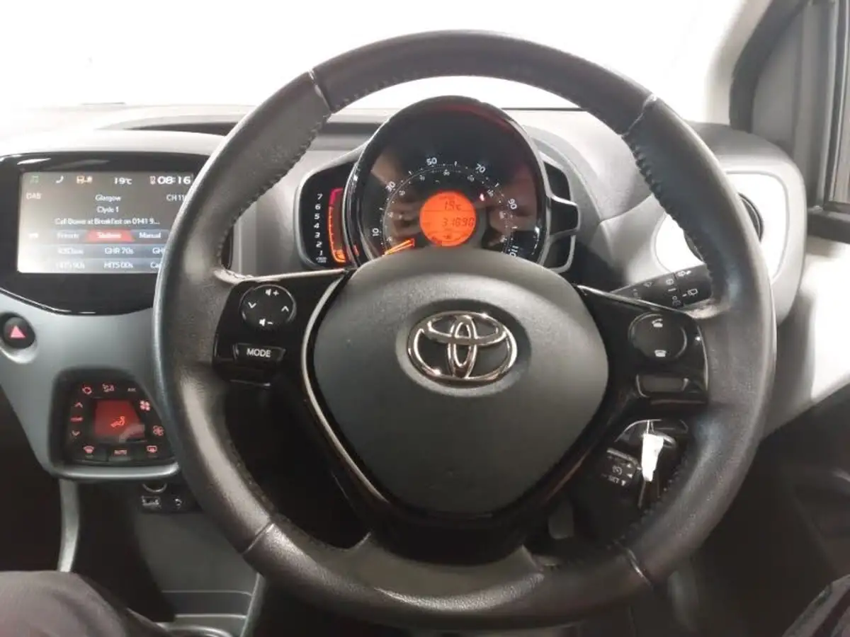 2018-toyota-aygo-10-vvt-i-x-press-71bhp-big-17