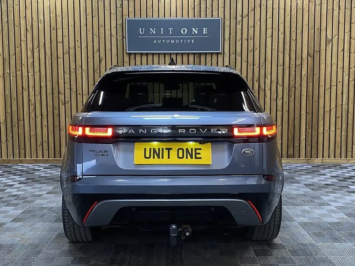 2018-land-rover-range-rover-velar-20-d240-r-dynamic-hse-big-17