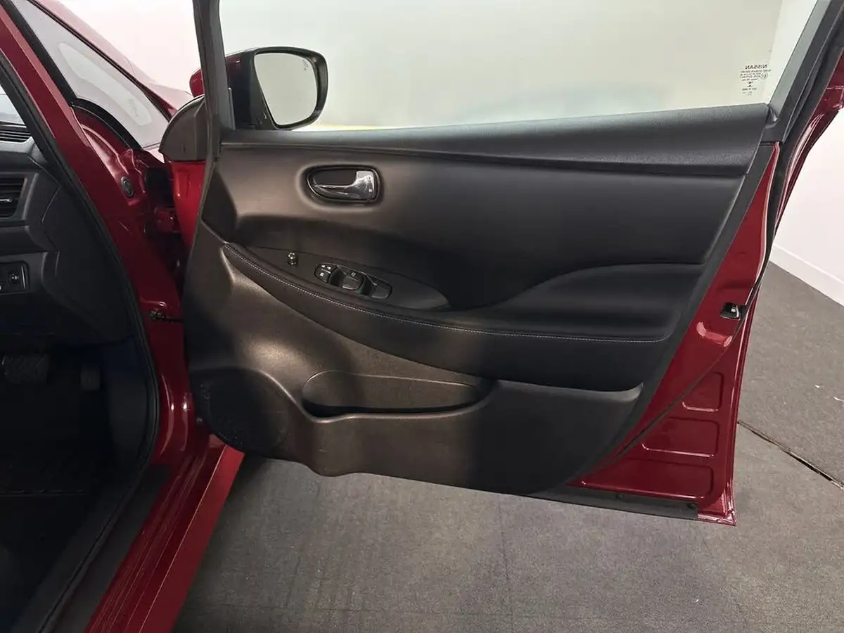 2021-nissan-leaf-e-acenta-big-34