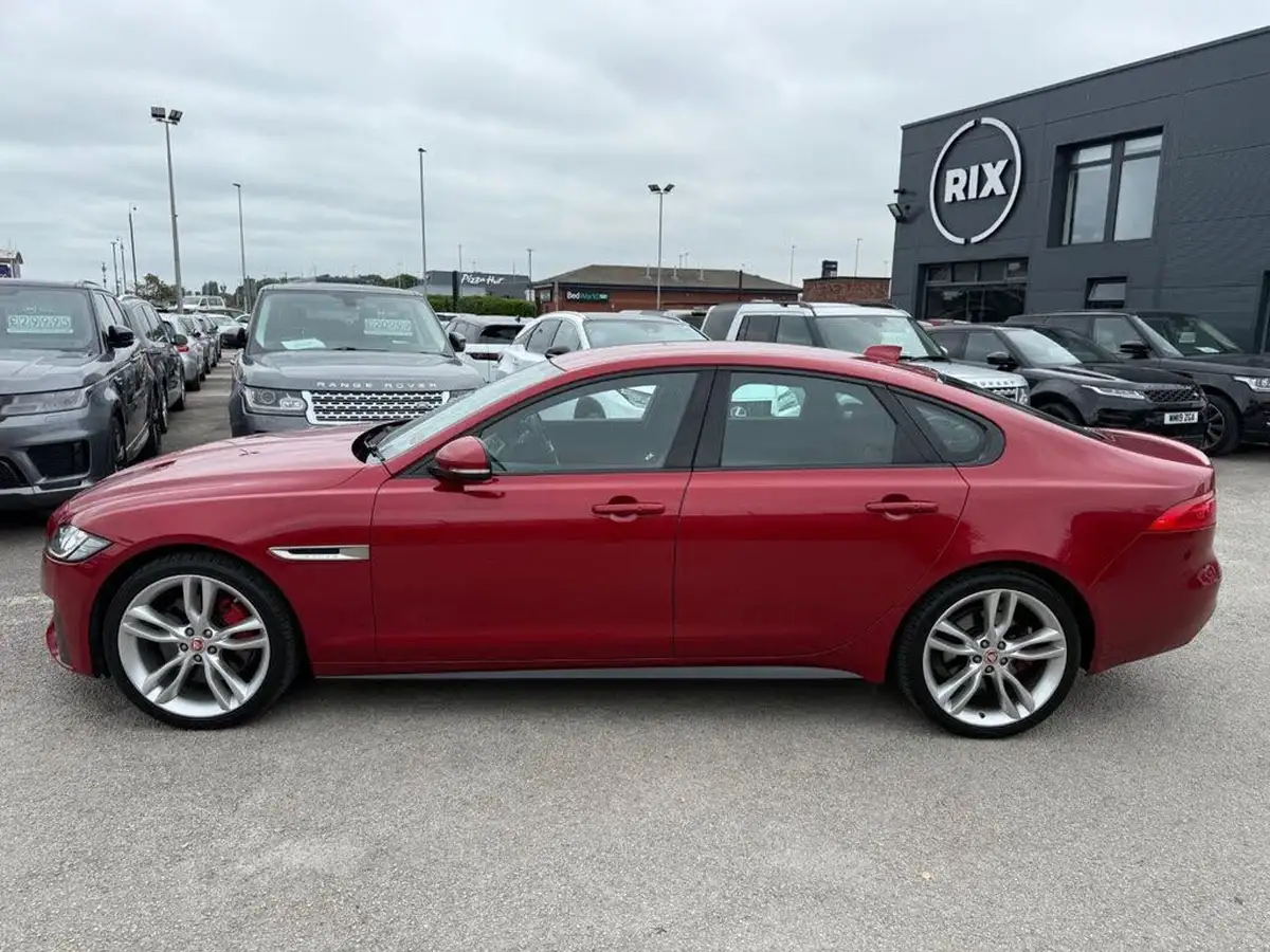 2016-jaguar-xf-30td-s-big-3