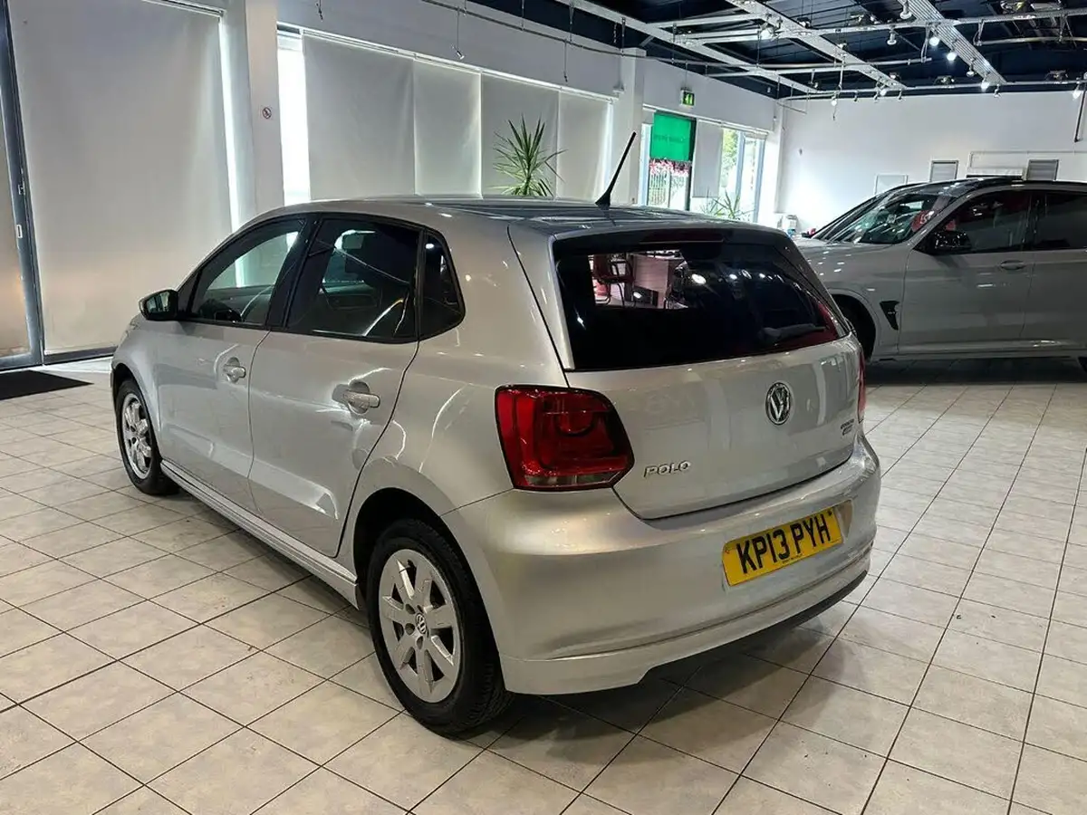 2013-volkswagen-polo-12td-blue-motion-bluemotion-tech-5d-big-1