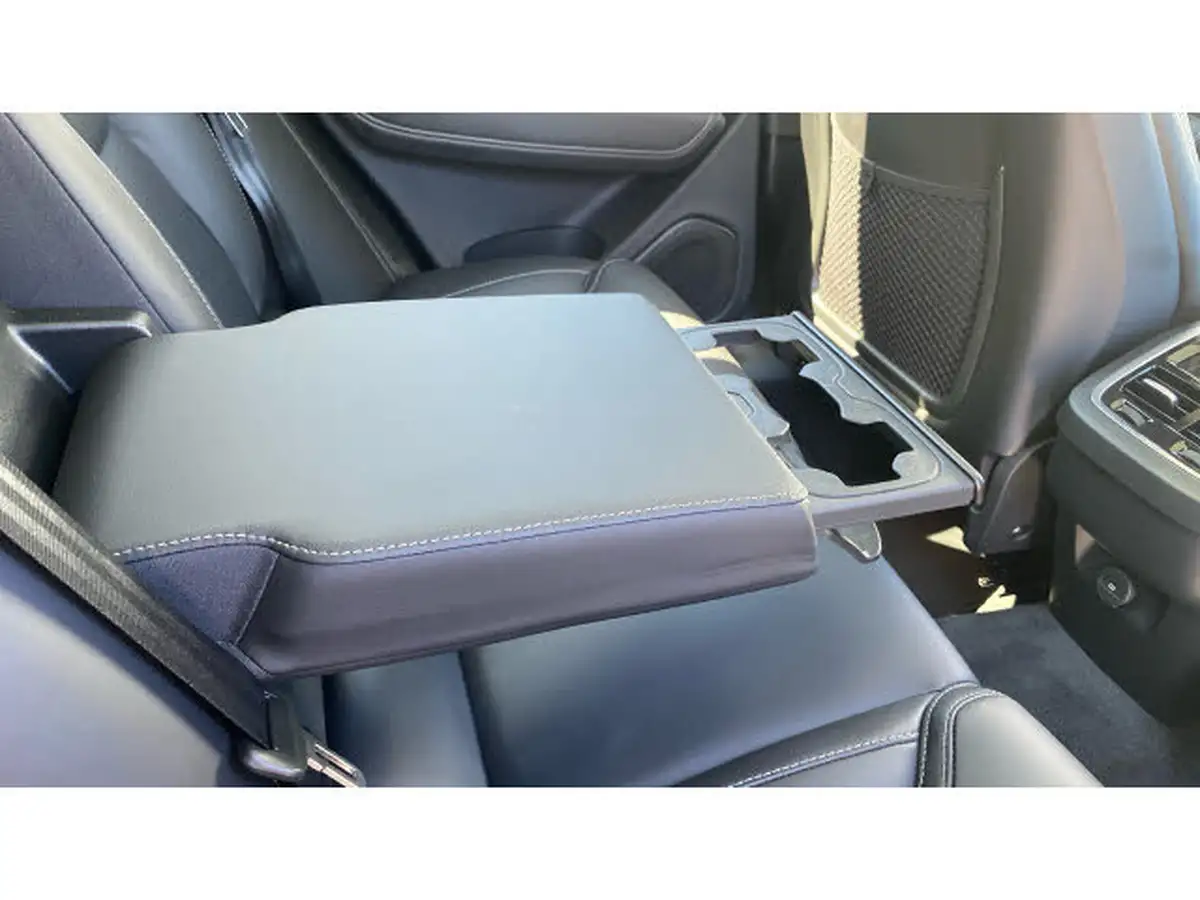 2024-volvo-xc60-20-b5-ultra-dark-big-25