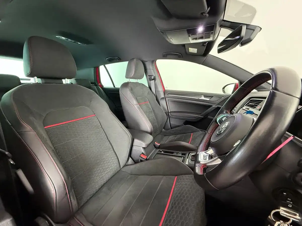2017-volkswagen-golf-20-tsi-gti-230ps-ss-5d-dsg-big-13