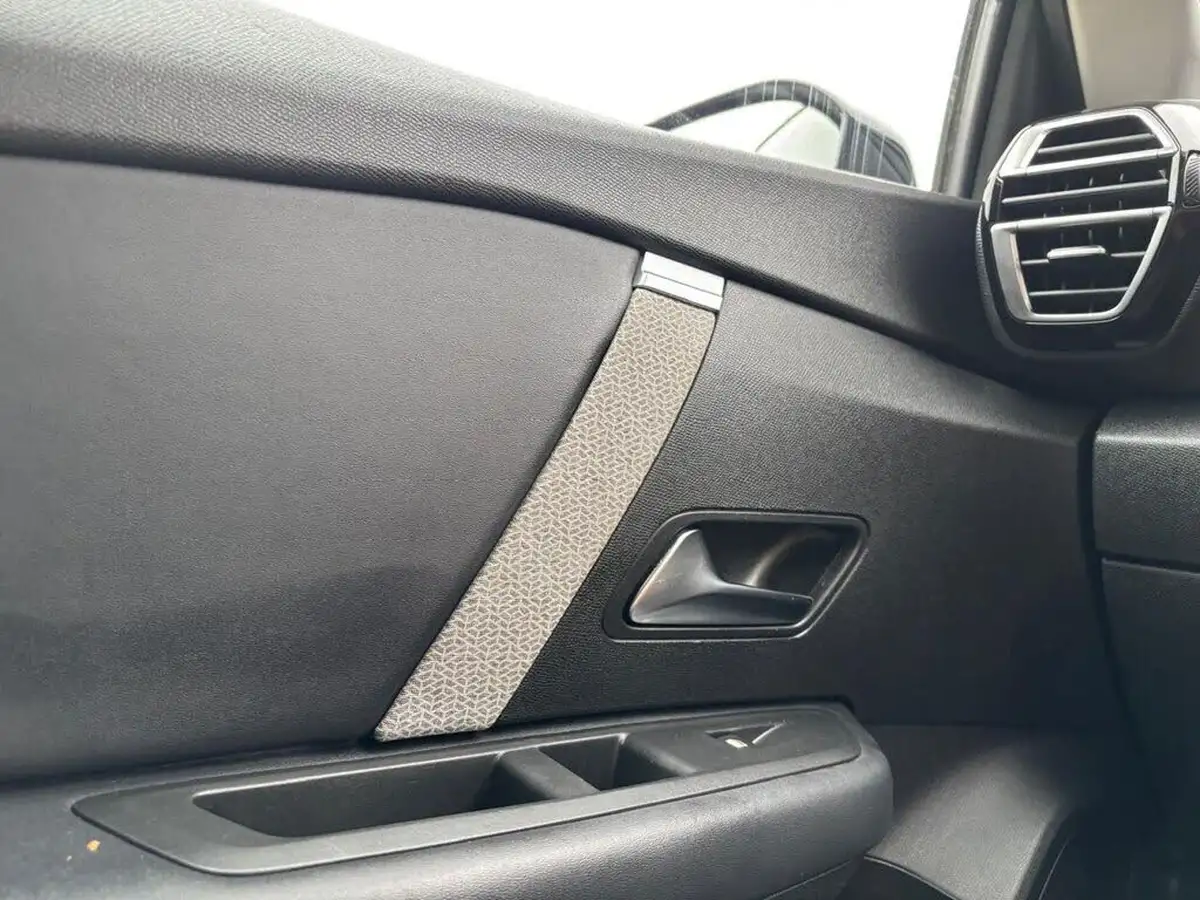 2022-citroen-c4-12-puretech-shine-130ps-big-36