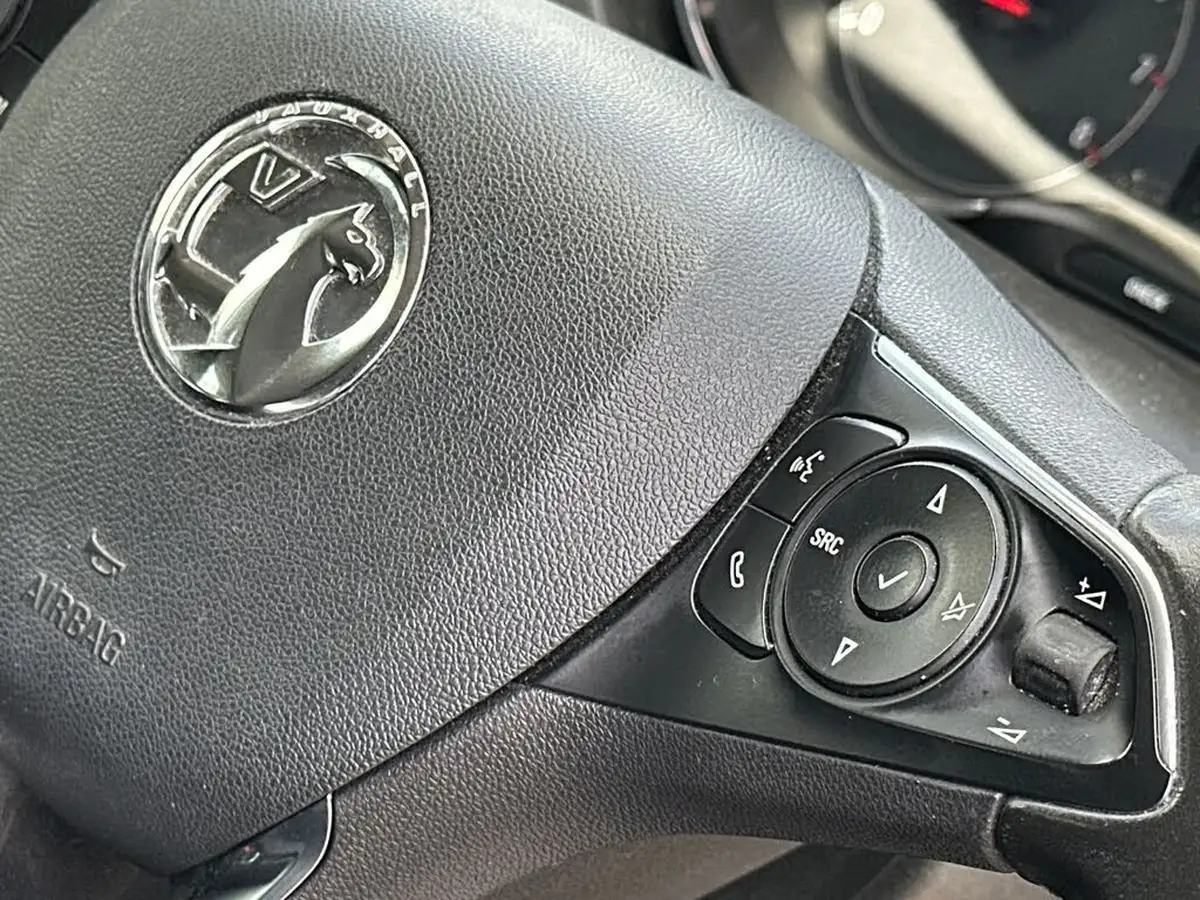 2020-vauxhall-grandland-x-12-sri-nav-big-17