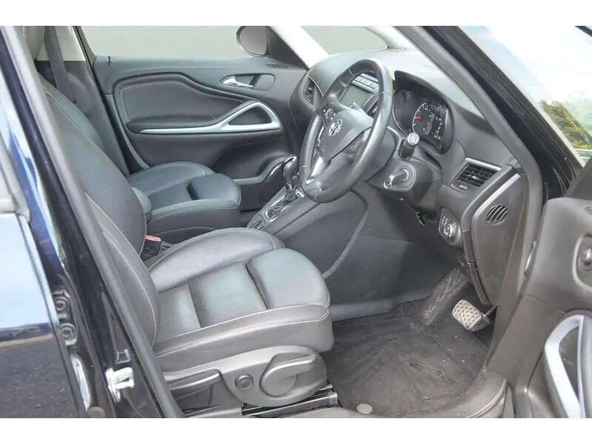 2017-vauxhall-zafira-tourer-14i-16v-turbo-sri-nav-auto-big-12