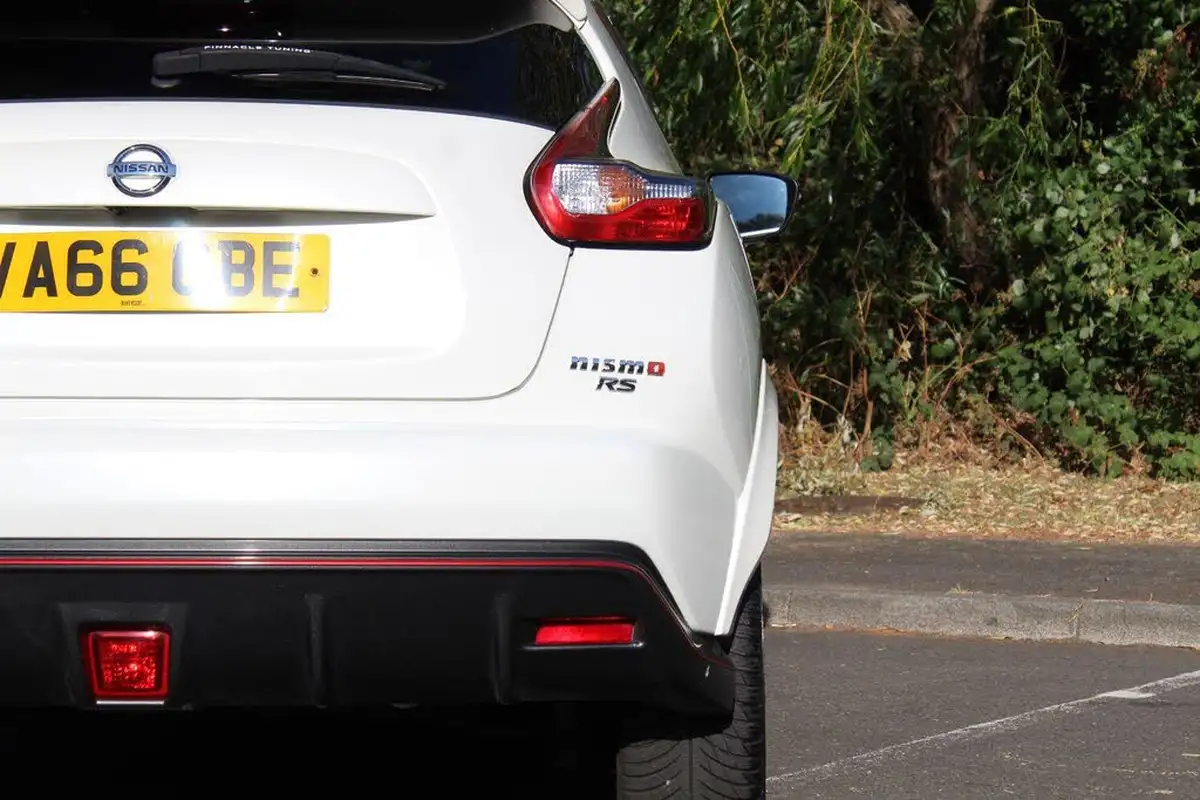 2017-nissan-juke-16-nismo-rs-218ps-big-17
