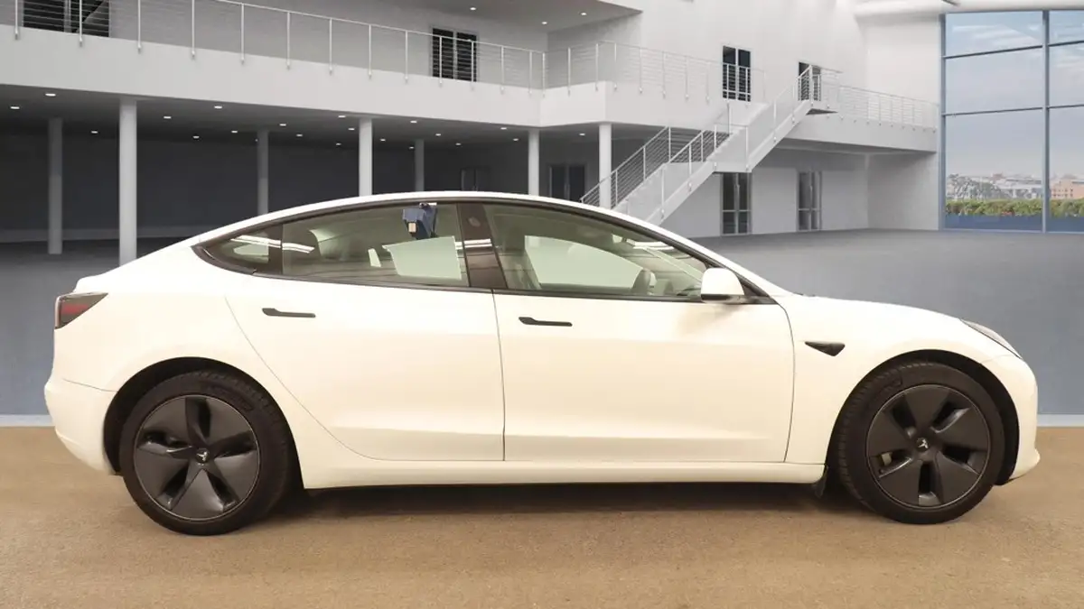 2020-tesla-model-3-e-standard-plus-big-6