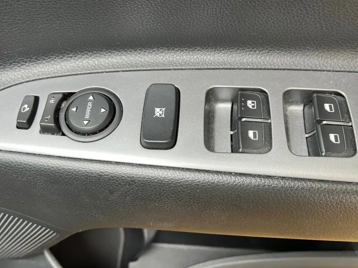 2021-kia-rio-10-t-gdi-gt-line-s-48v-big-27