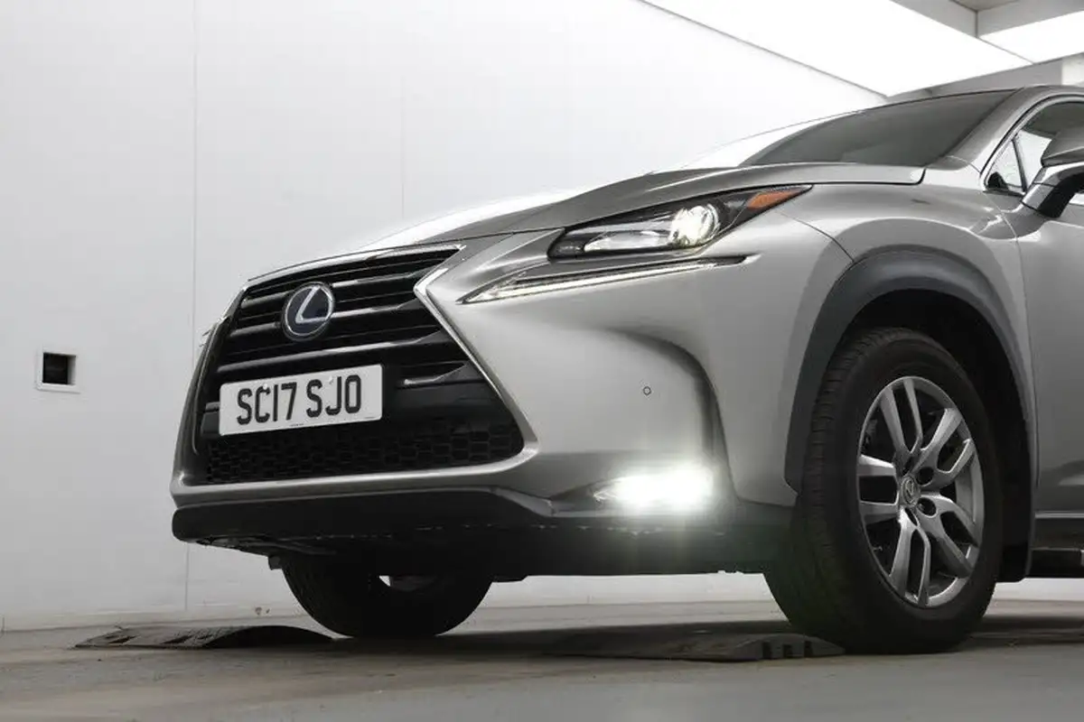 2017-lexus-nx-300h-25-luxury-big-7