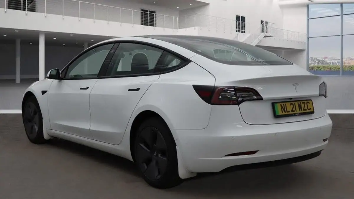 2021-tesla-model-3-e-standard-plus-big-1