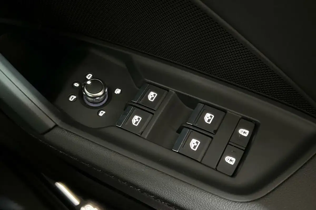 2022-audi-a3-14-40-tfsi-e-s-line-big-38