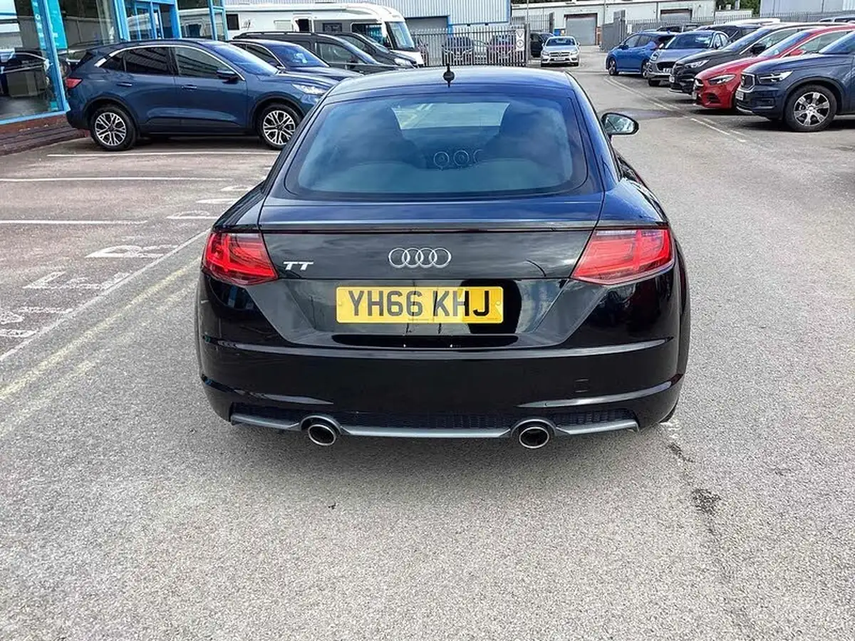 2016-audi-tt-coupe-18-tfsi-s-line-big-13
