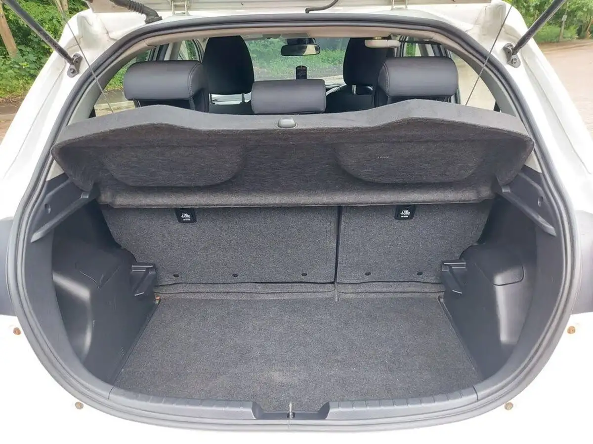 2020-toyota-yaris-15-vvt-i-icon-98bhp-hybrid-1497cc-e-cvt-big-31