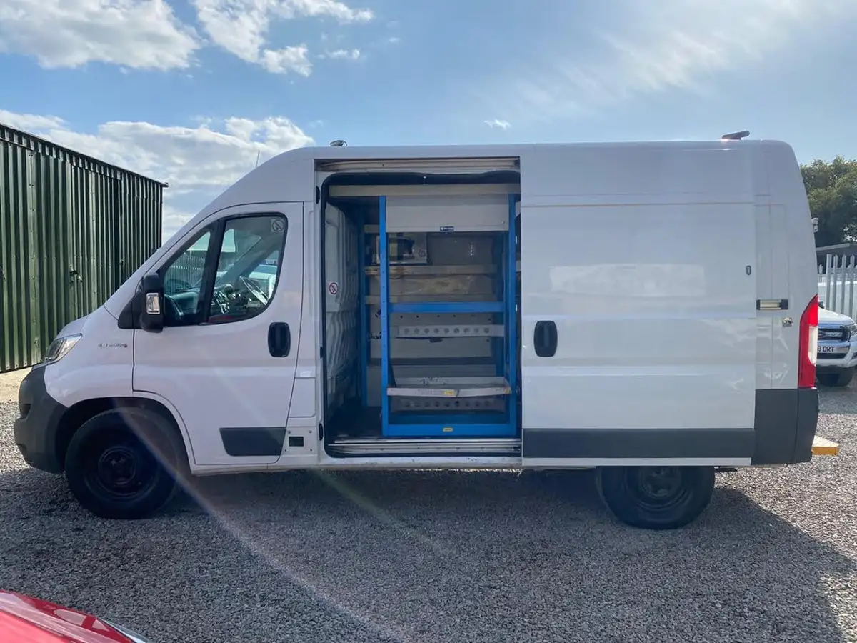 2017-fiat-ducato-20td-35-lh2-panel-big-11