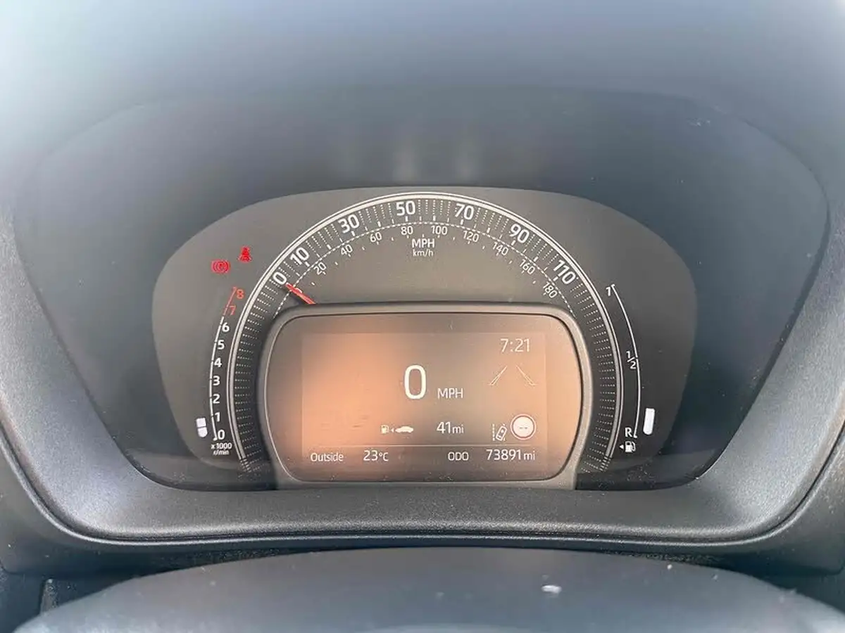2023-toyota-aygo-x-10-vvt-i-pure-big-29