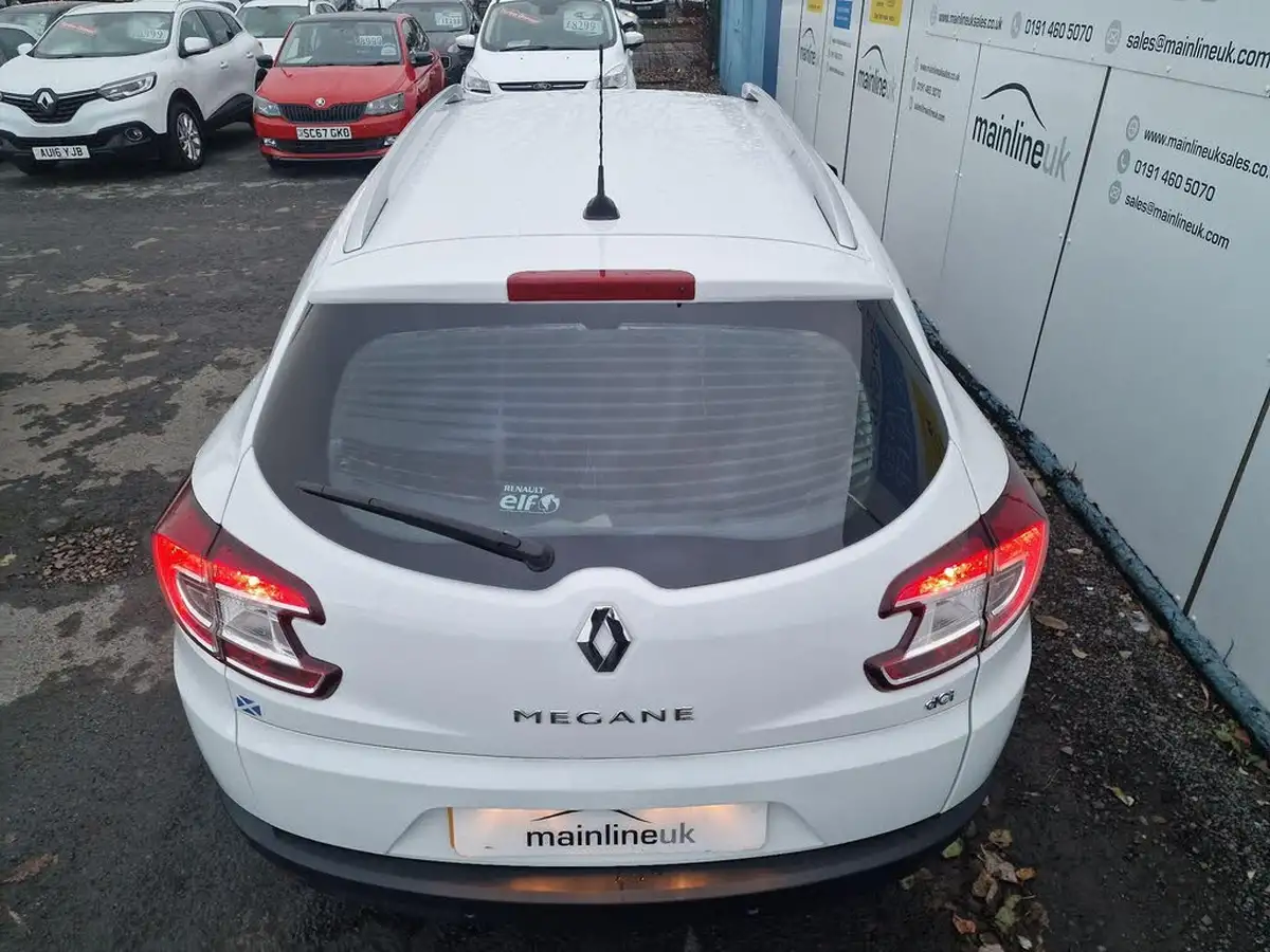 2015-renault-megane-15dci-dynamique-nav-energy-ss-sport-tourer-5d-big-52