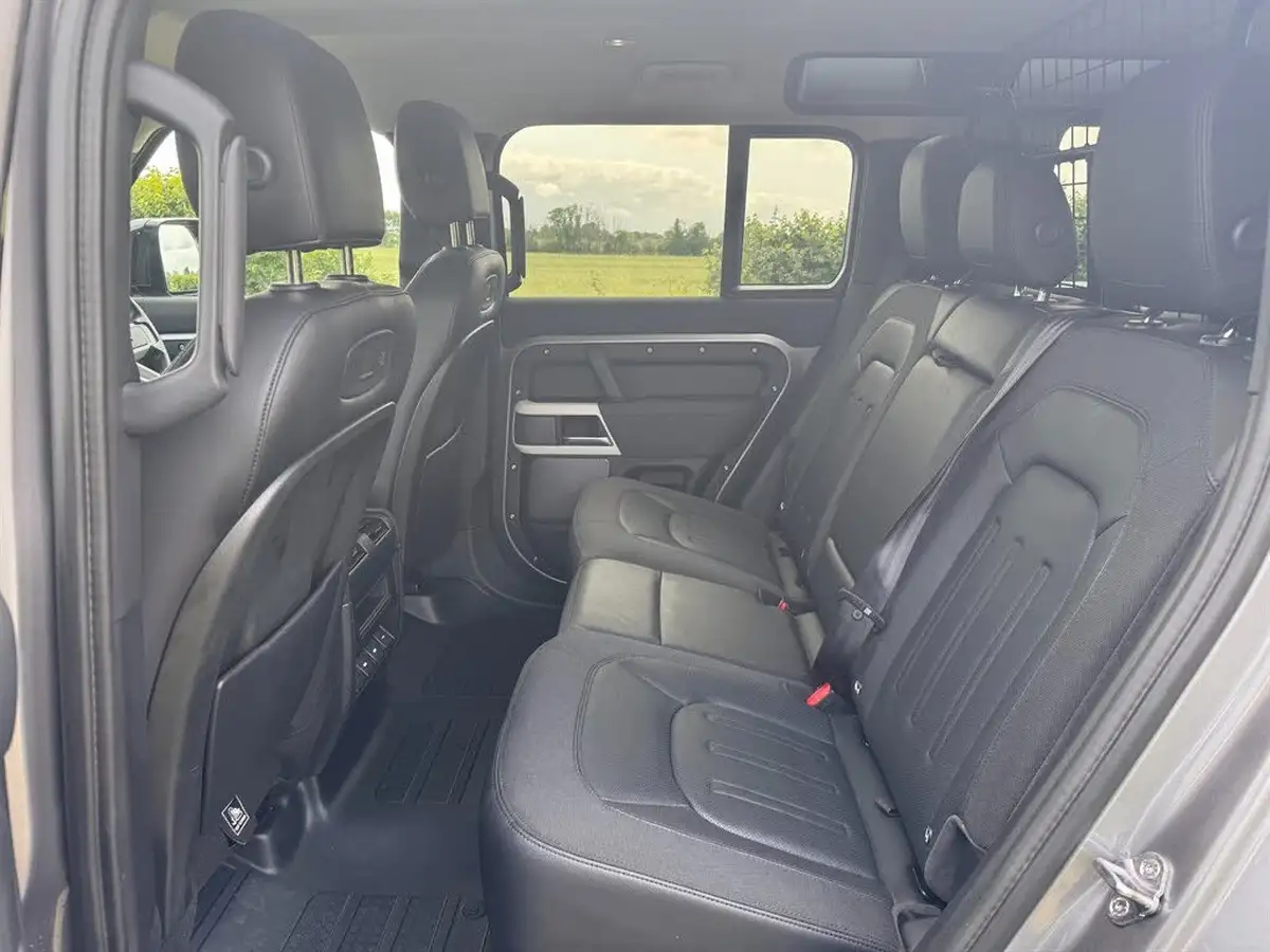 2020-land-rover-110-defender-20-d240-se-110-big-15