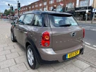 2011-mini-countryman-16-cooper-pepper-small-6